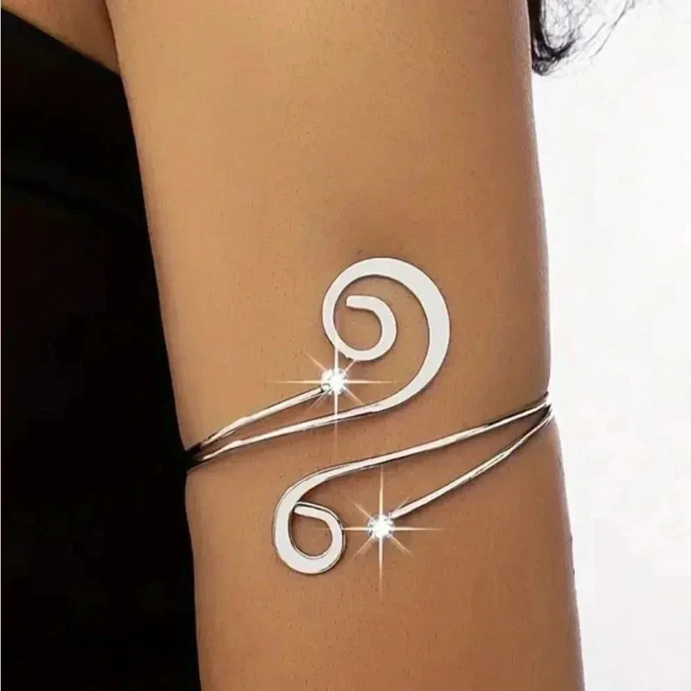 Spiral tail arm ring iron with tiny round glass inlaid adjustable